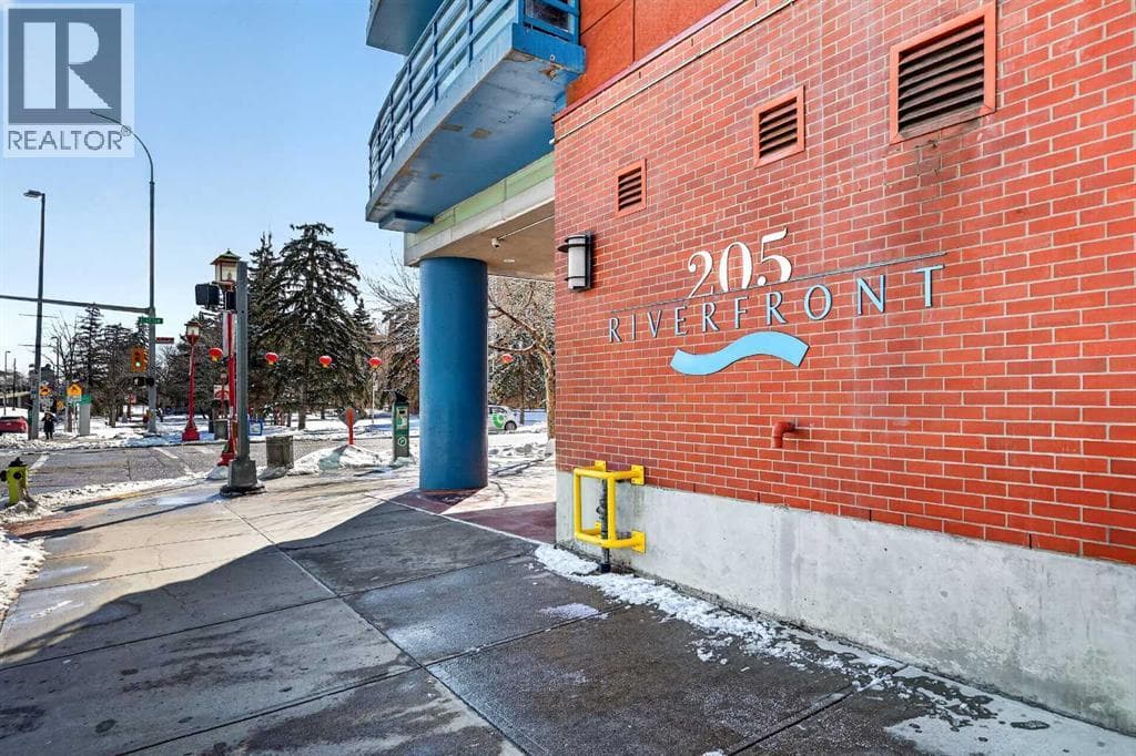 312, 205 Riverfront Avenue SW — photo 2