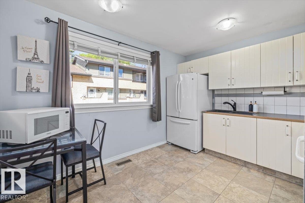 260 WOODBRIDGE WY — photo 3