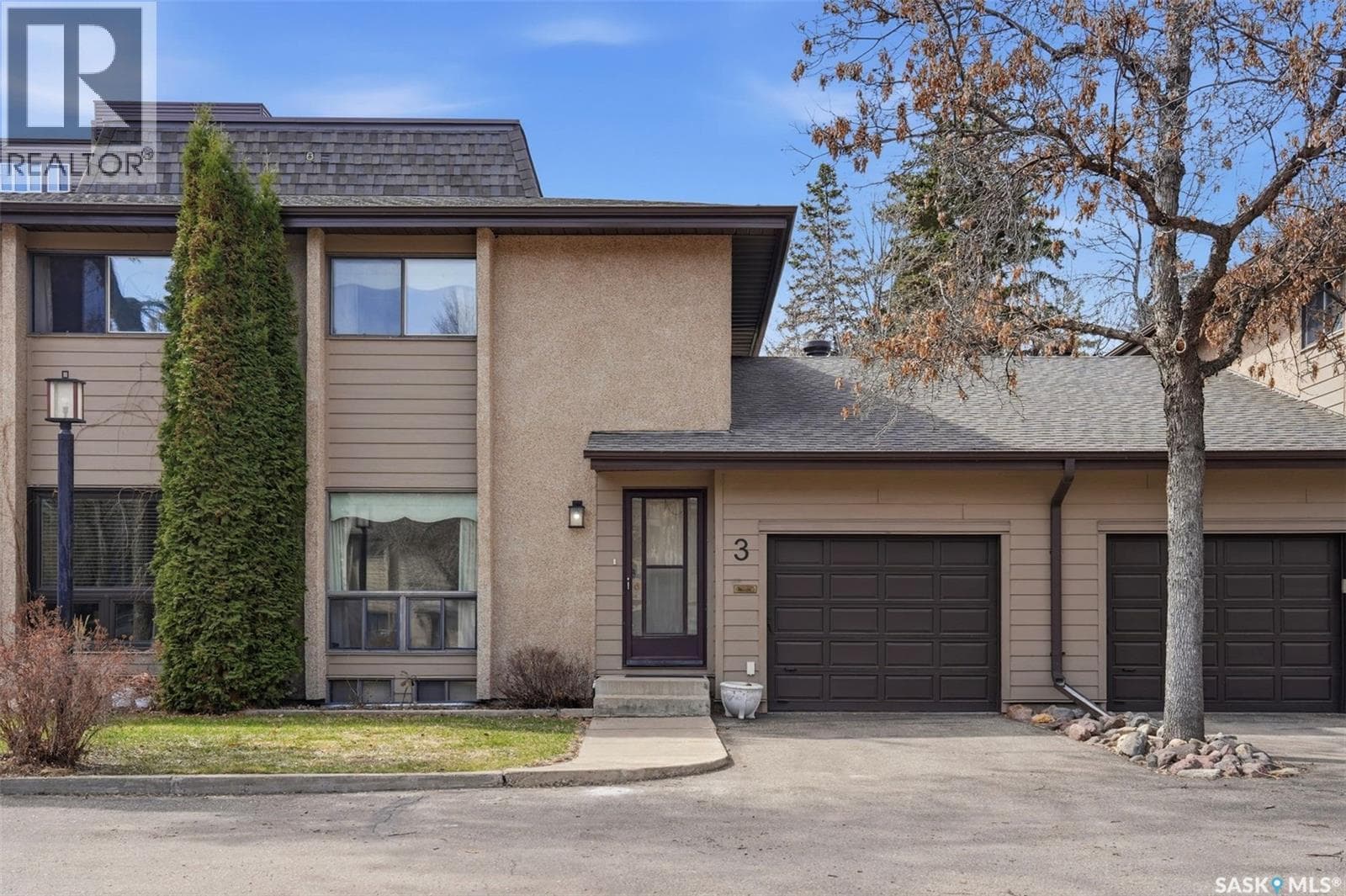 3 425 PINEHOUSE DRIVE