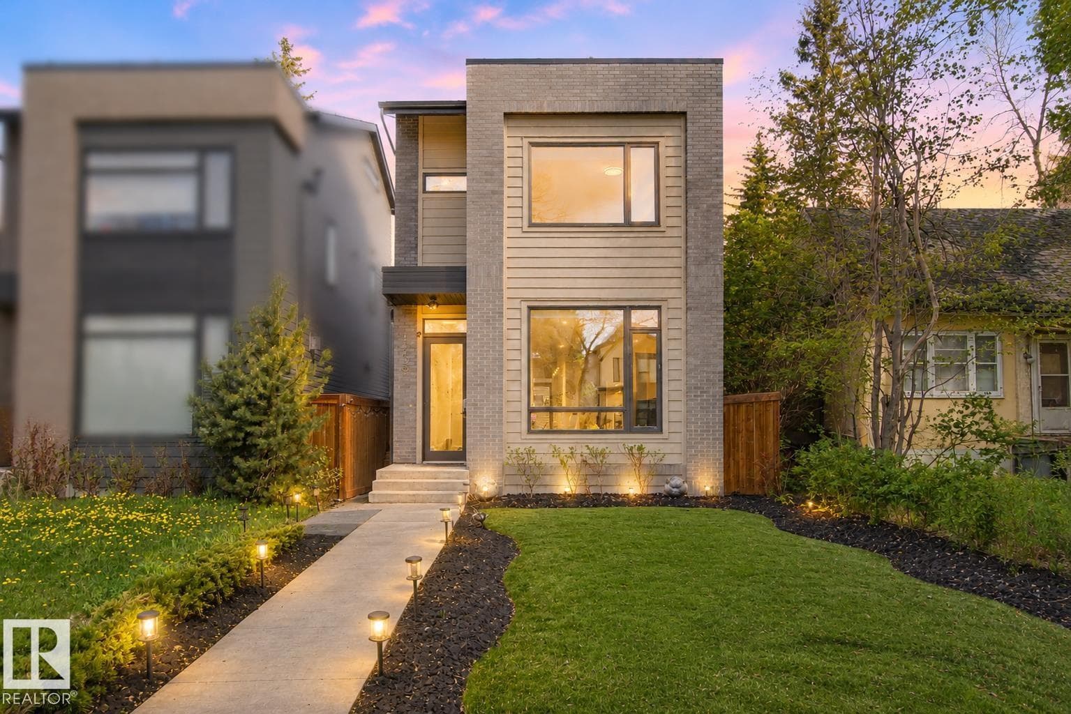 11430 75 AV NW