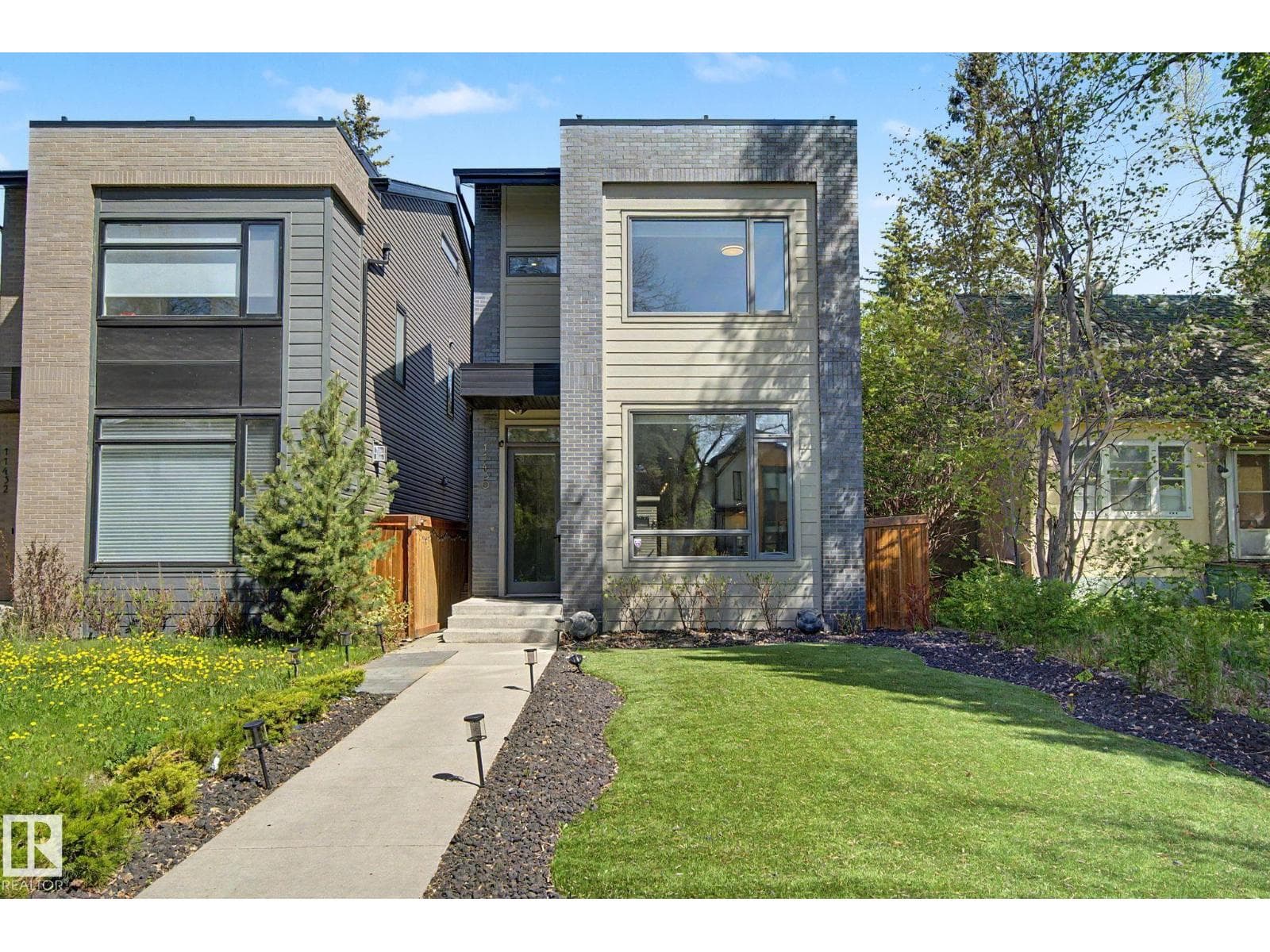 11430 75 AV NW — photo 2