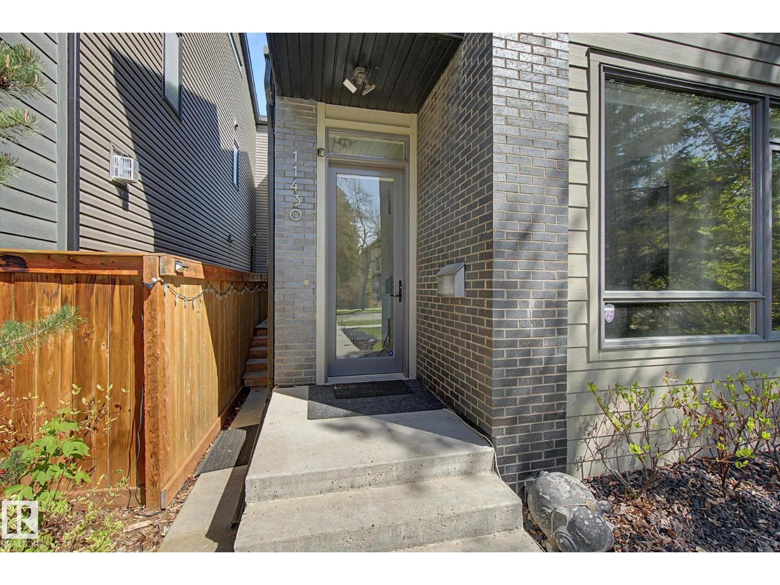 11430 75 AV NW — photo 3