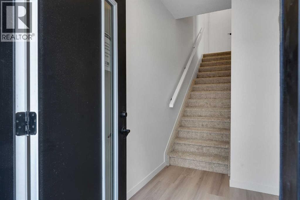 120 Arbour Lake Court NW — photo 2