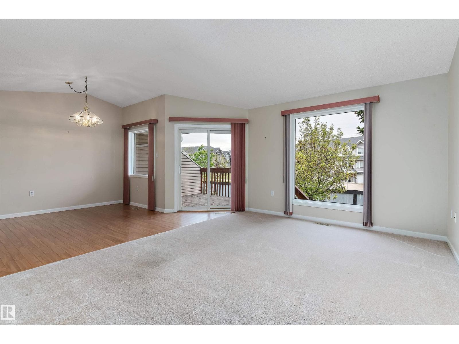 #27 13217 155 AV NW — photo 3