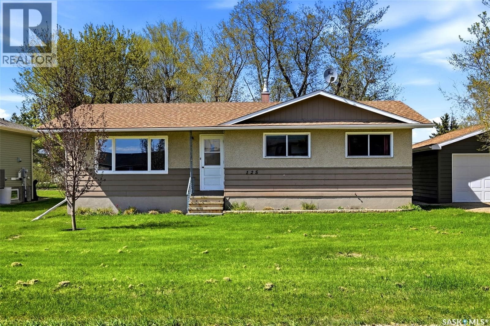 125 Brownlee AVENUE — photo 2