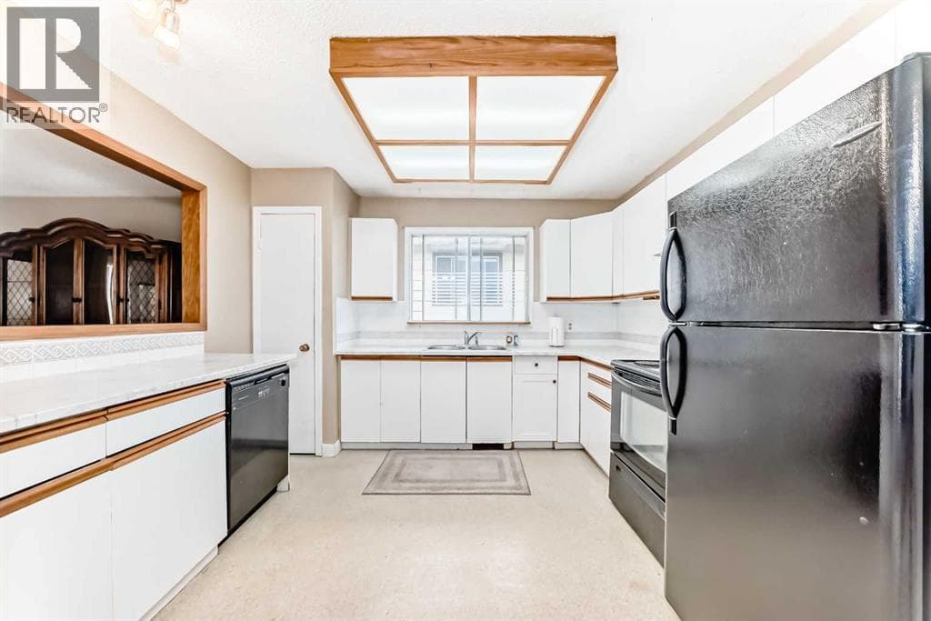 112 Albert Street SE — photo 4