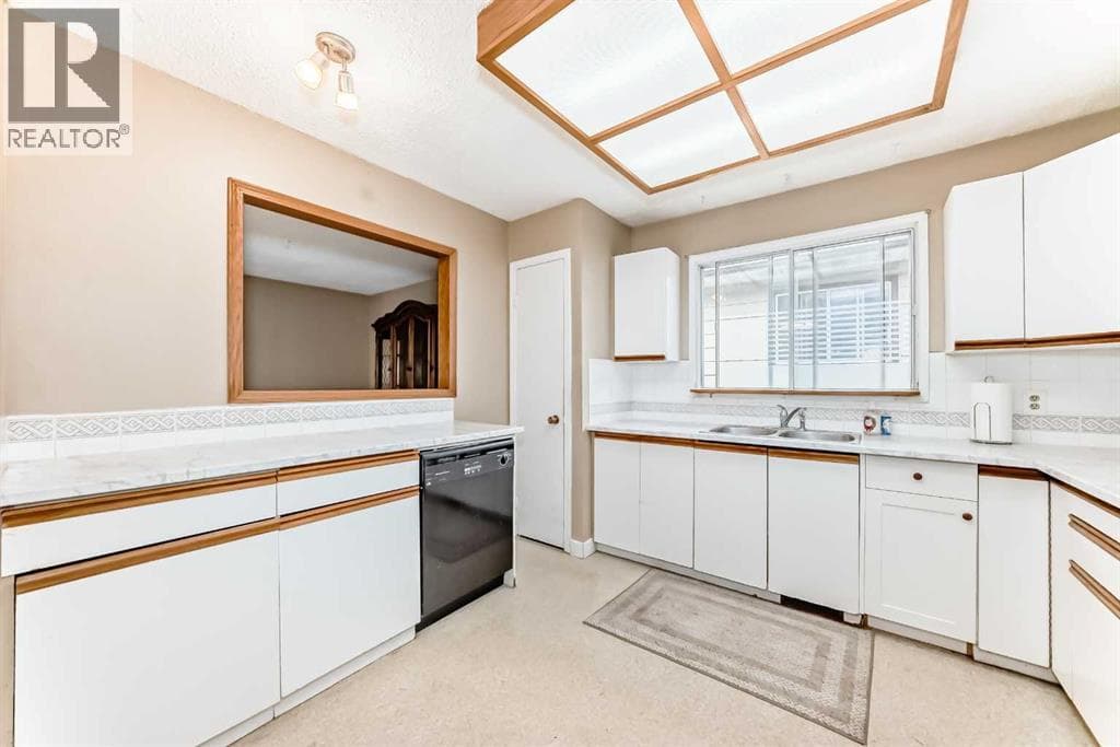112 Albert Street SE — photo 5