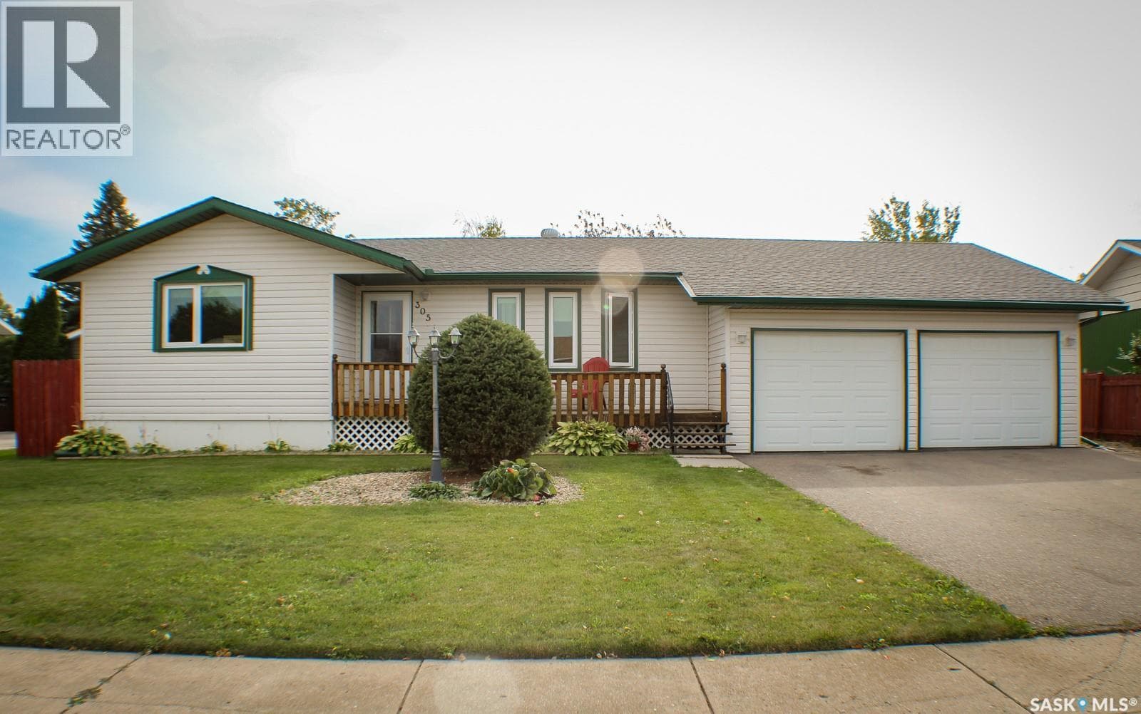 305 Churchill DRIVE