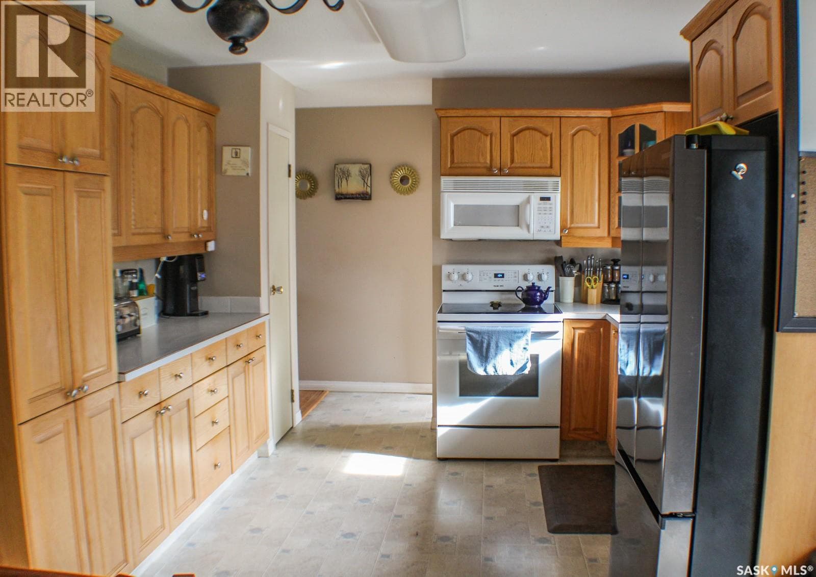305 Churchill DRIVE — photo 5