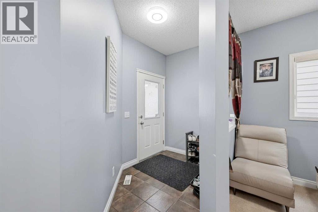 61 Saddleland Drive NE — photo 4