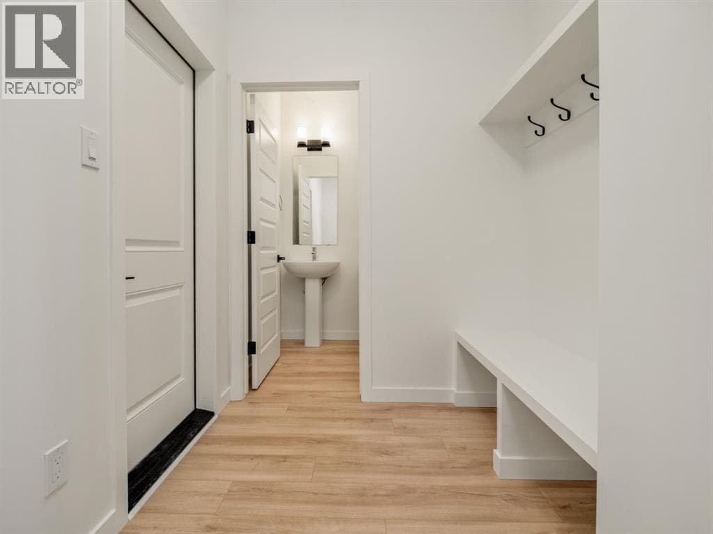118 Miners Road W — photo 3