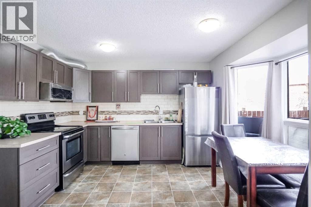 52 Templeby Way NE — photo 3