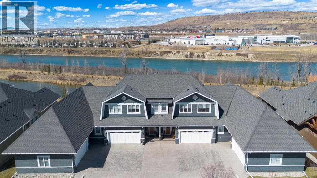 44 Riviera Way — photo 2
