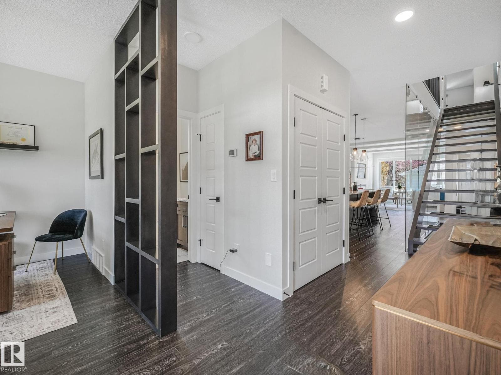 10221 135 ST NW — photo 3