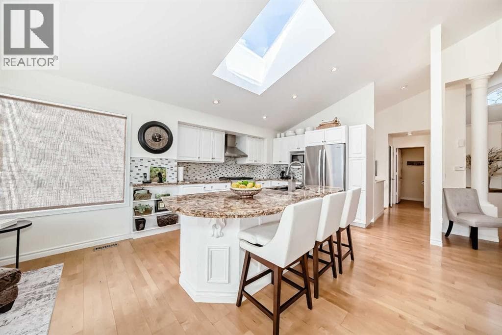 243 Mt Assiniboine Circle SE — photo 4