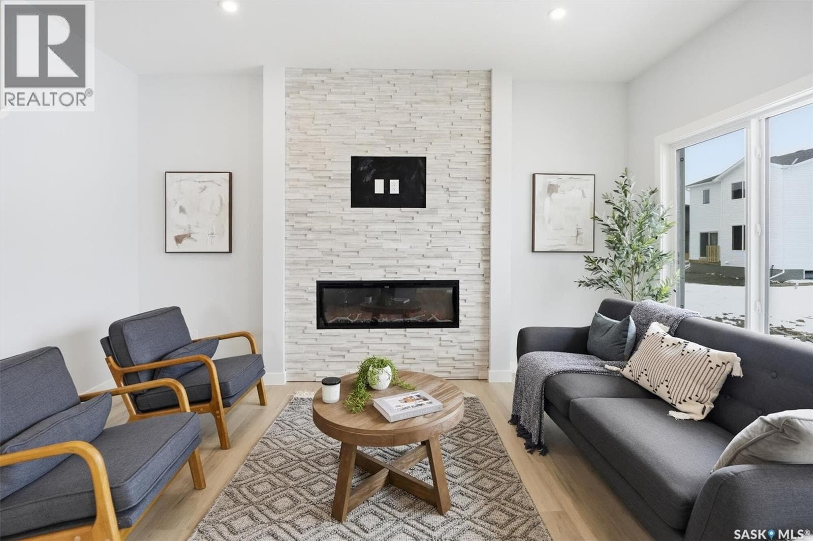 430 Leskiw BEND — photo 4