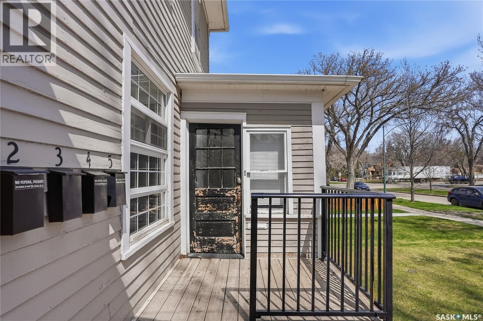 610 Albert AVENUE — photo 2