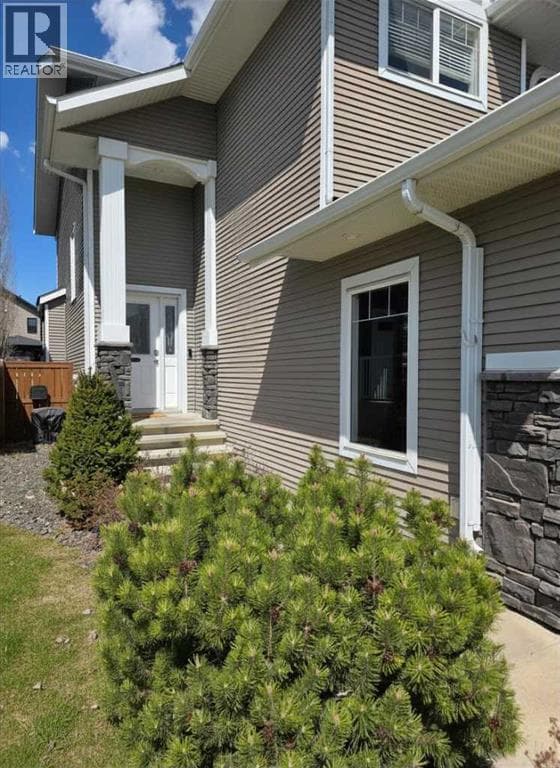 210 Viscount Drive — photo 2