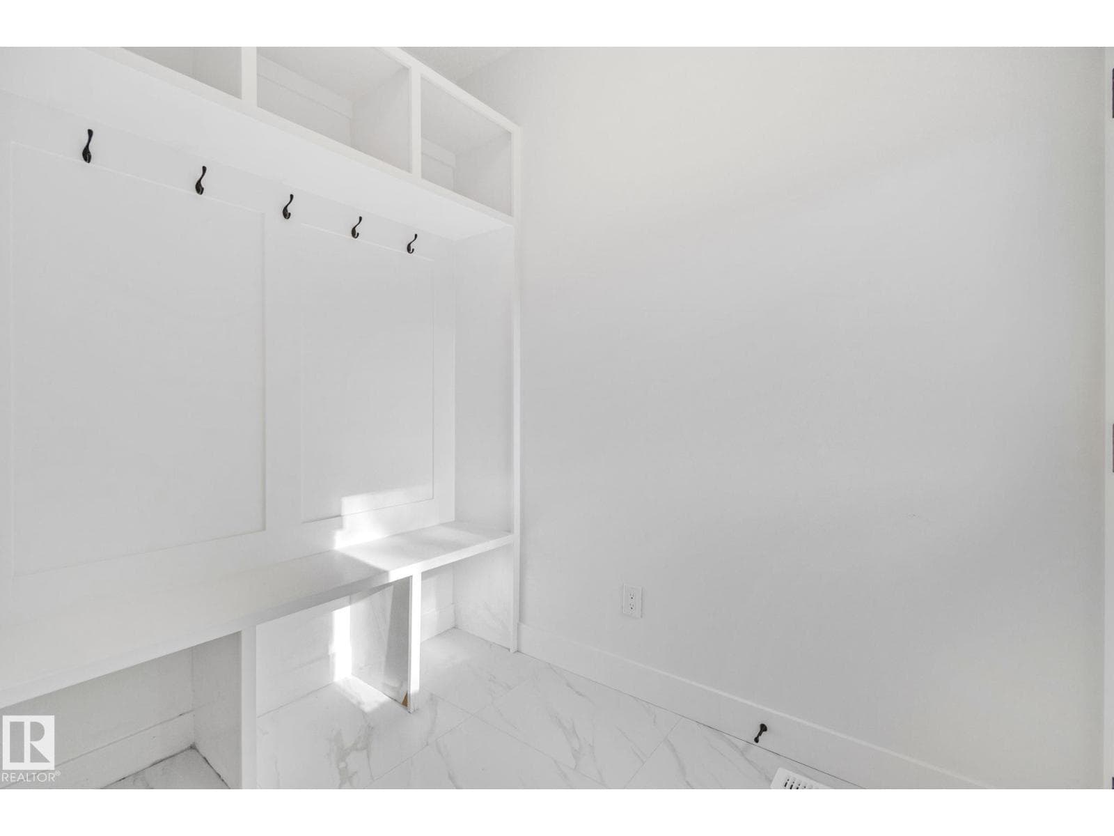 11138 126 ST E NW — photo 5