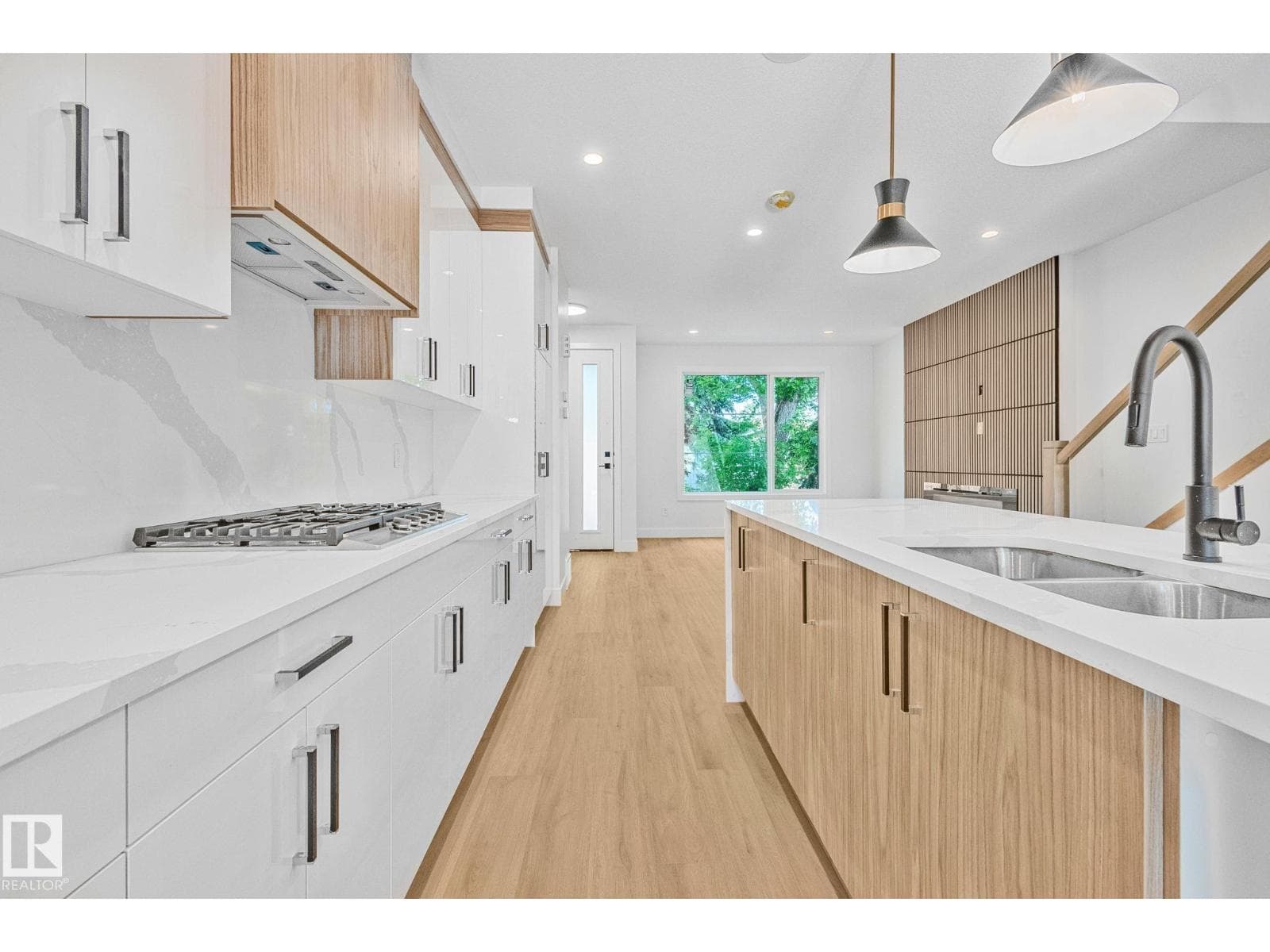 11138 126 ST E NW — photo 3