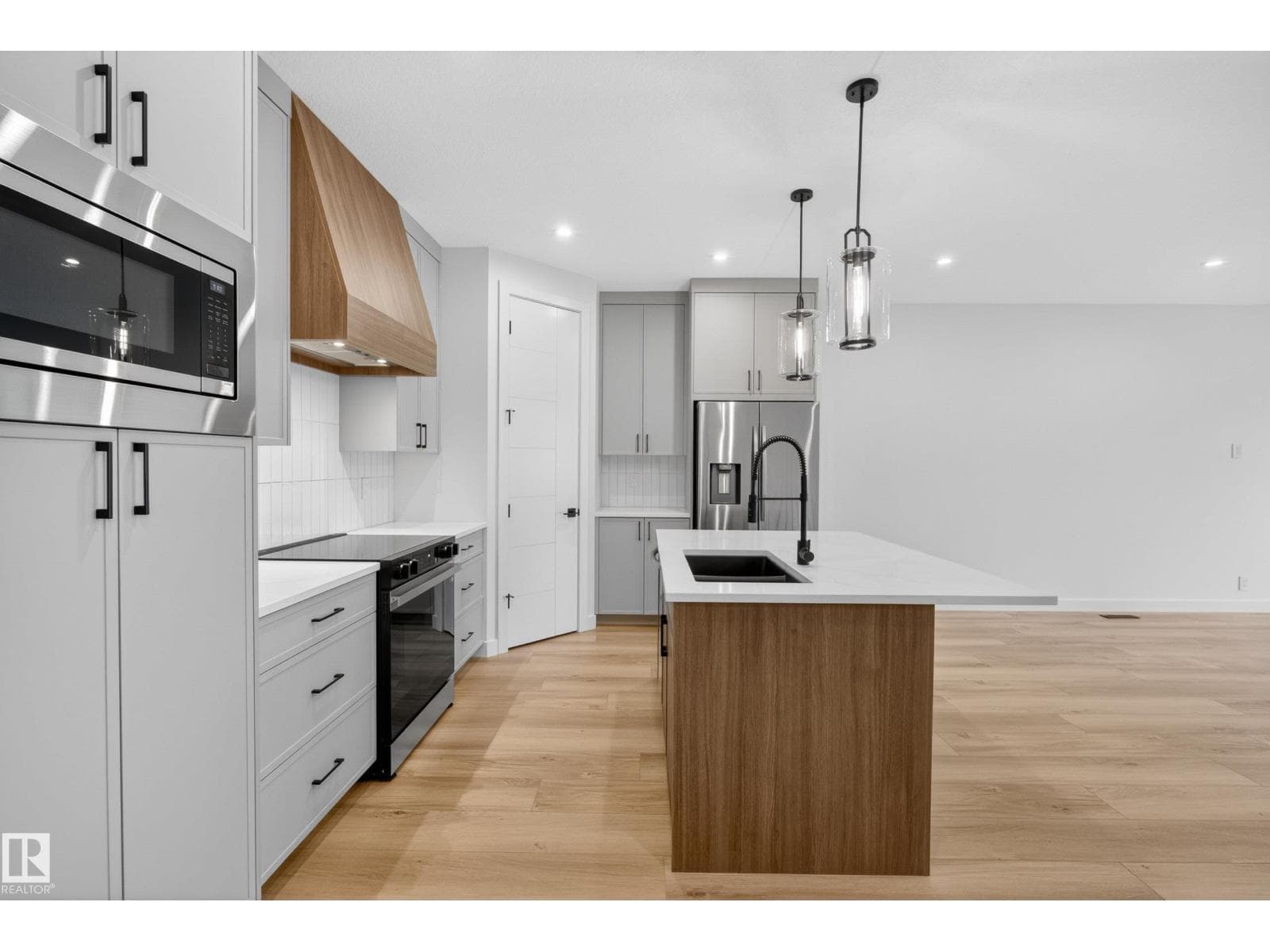 99 NEWBURY CI — photo 5