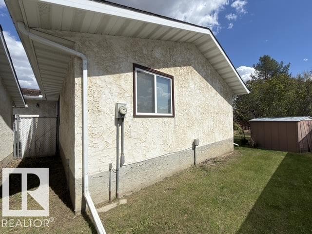 18 LATIMER PL — photo 4