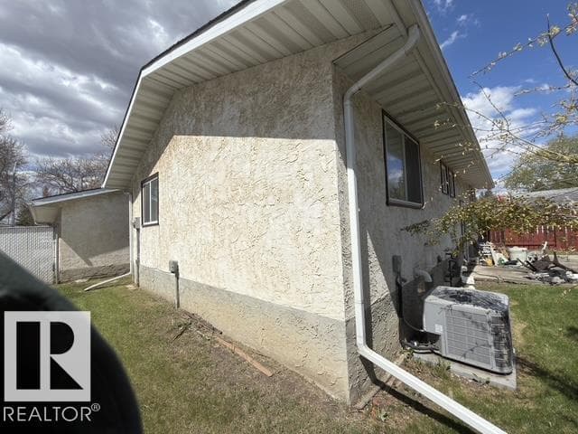18 LATIMER PL — photo 5