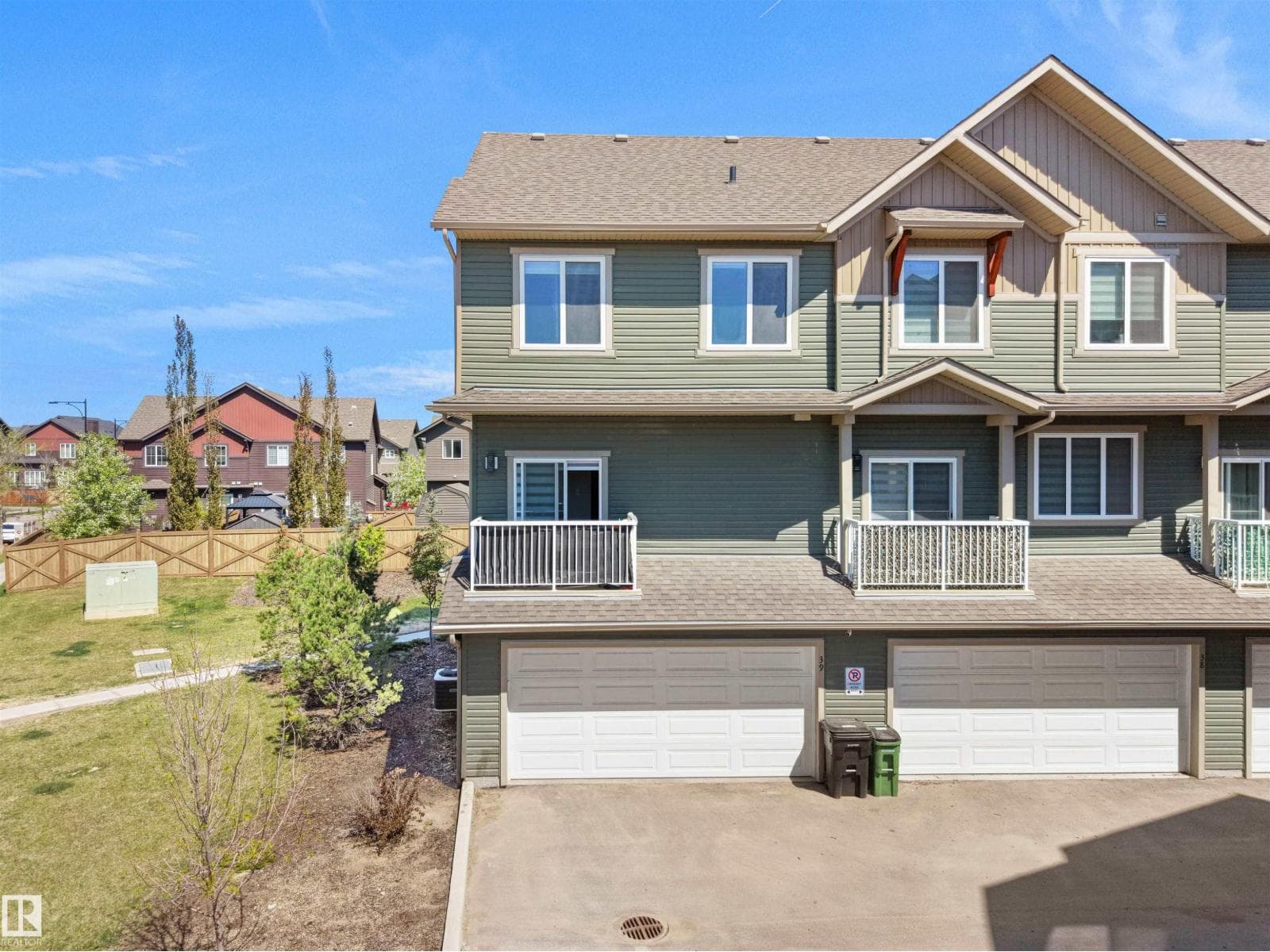 #39 1051 GRAYDON HILL BV SW — photo 2