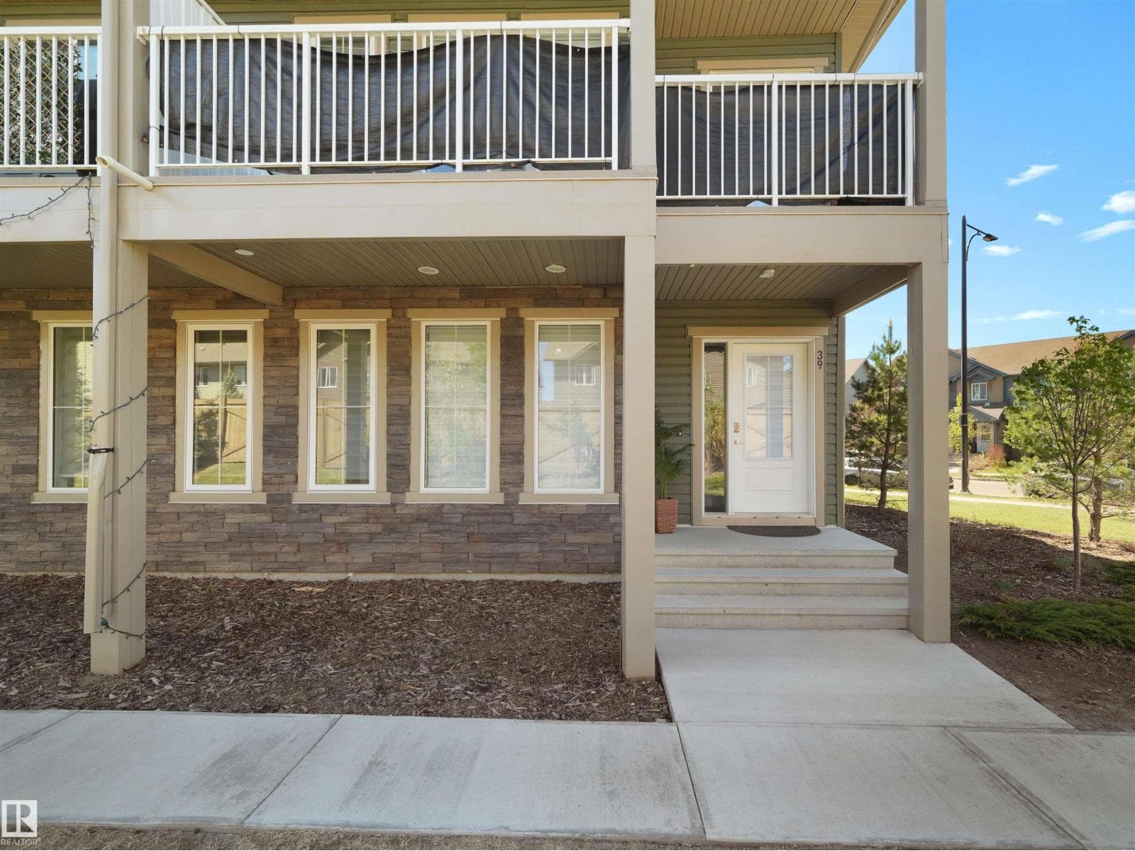 #39 1051 GRAYDON HILL BV SW — photo 4