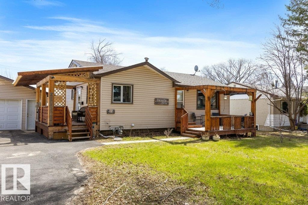23 MAPLE DR — photo 2
