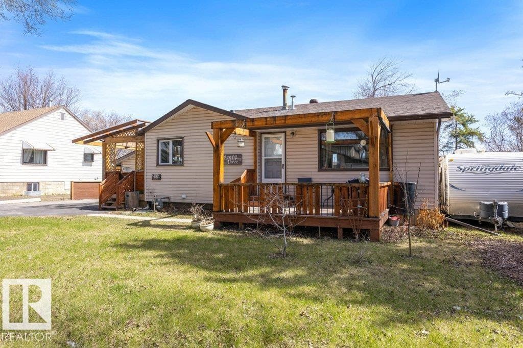 23 MAPLE DR — photo 4