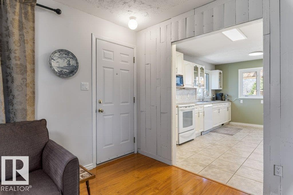 23 MAPLE DR — photo 5