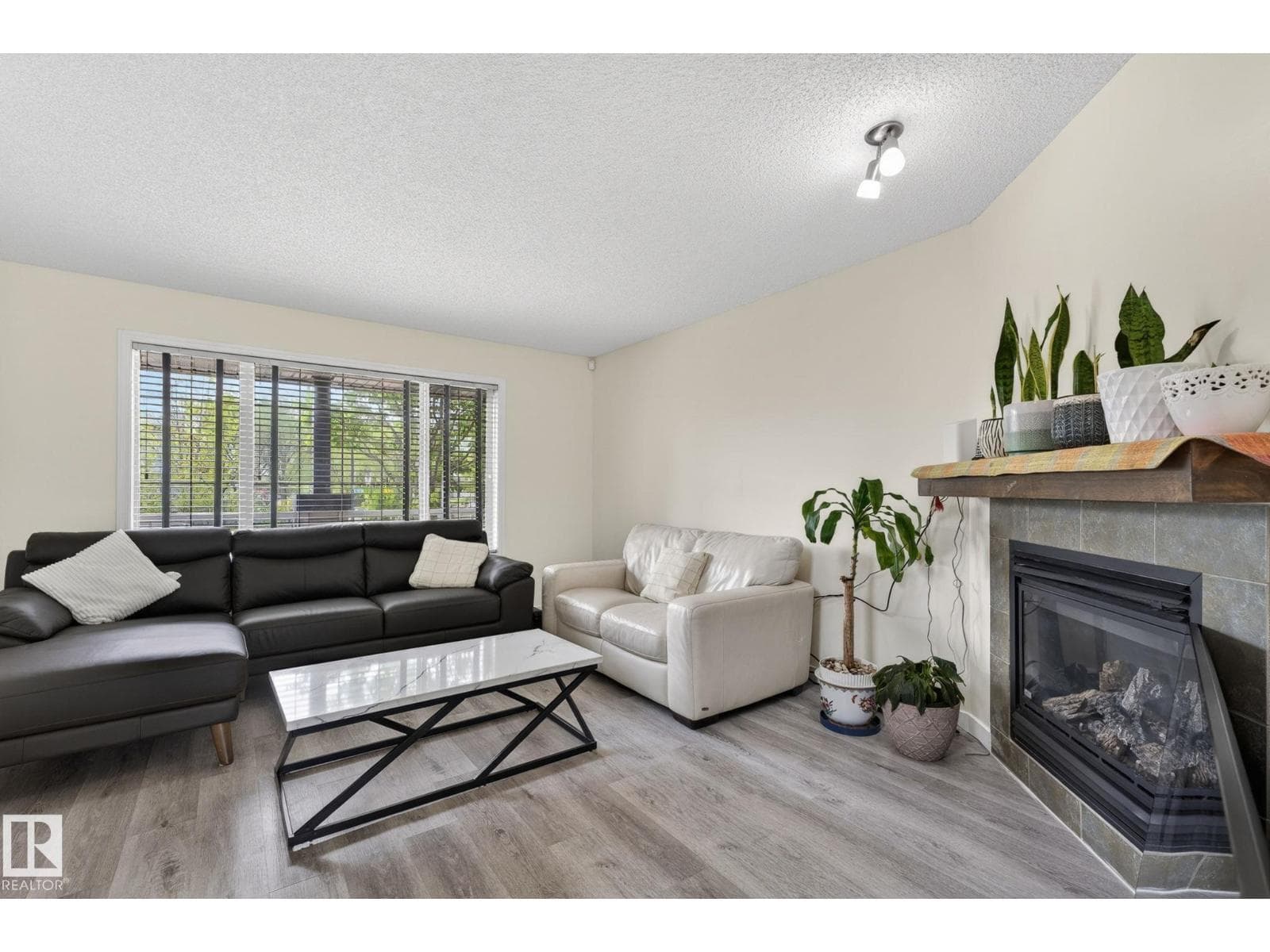 21244 90 AV NW — photo 5