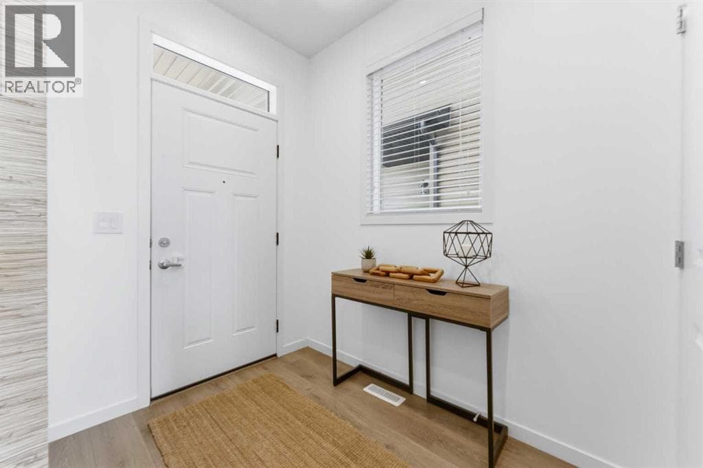912 Seton Circle SE — photo 2