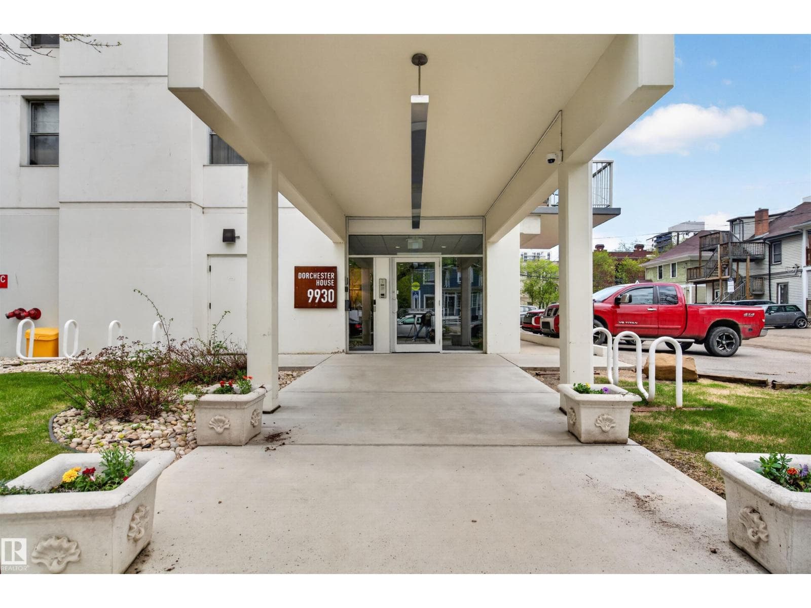 #1007 9930 113 ST NW