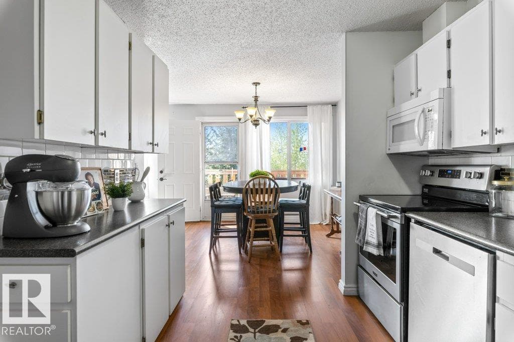 #228 95 MCKENNEY AV