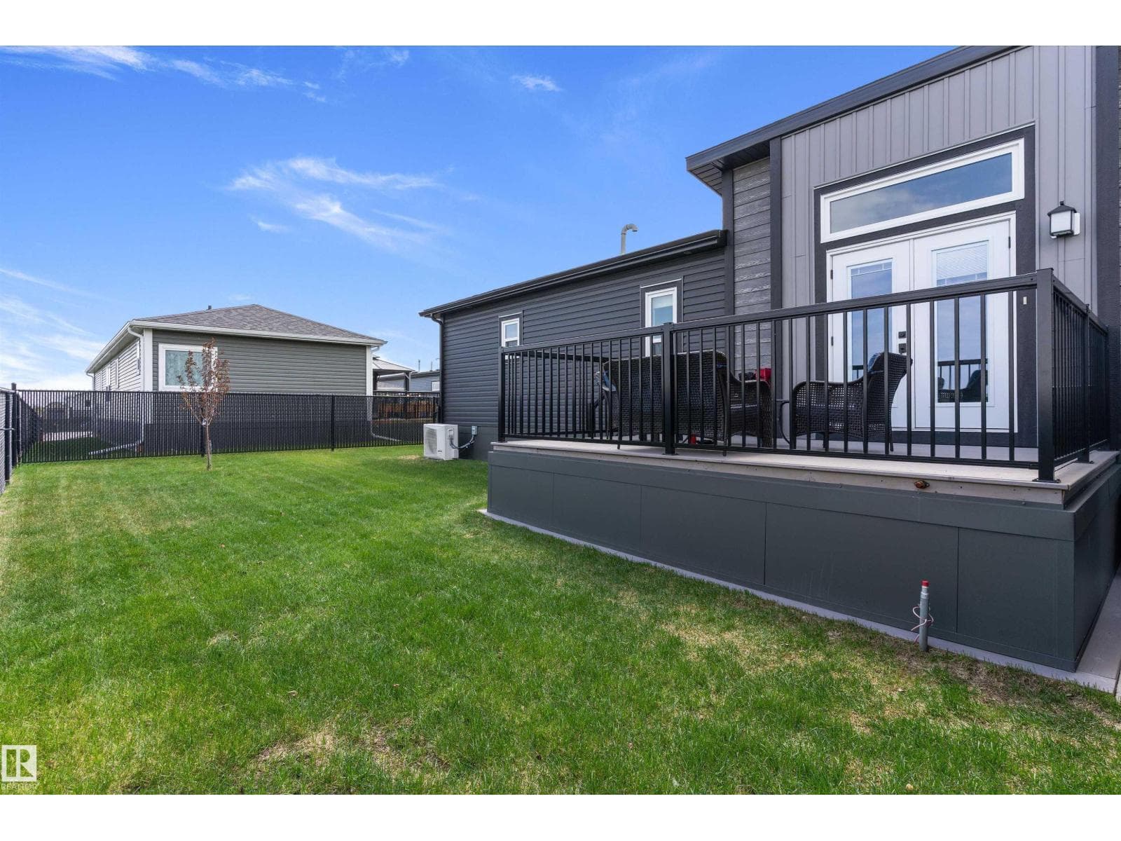 86 Meadowview RD — photo 3