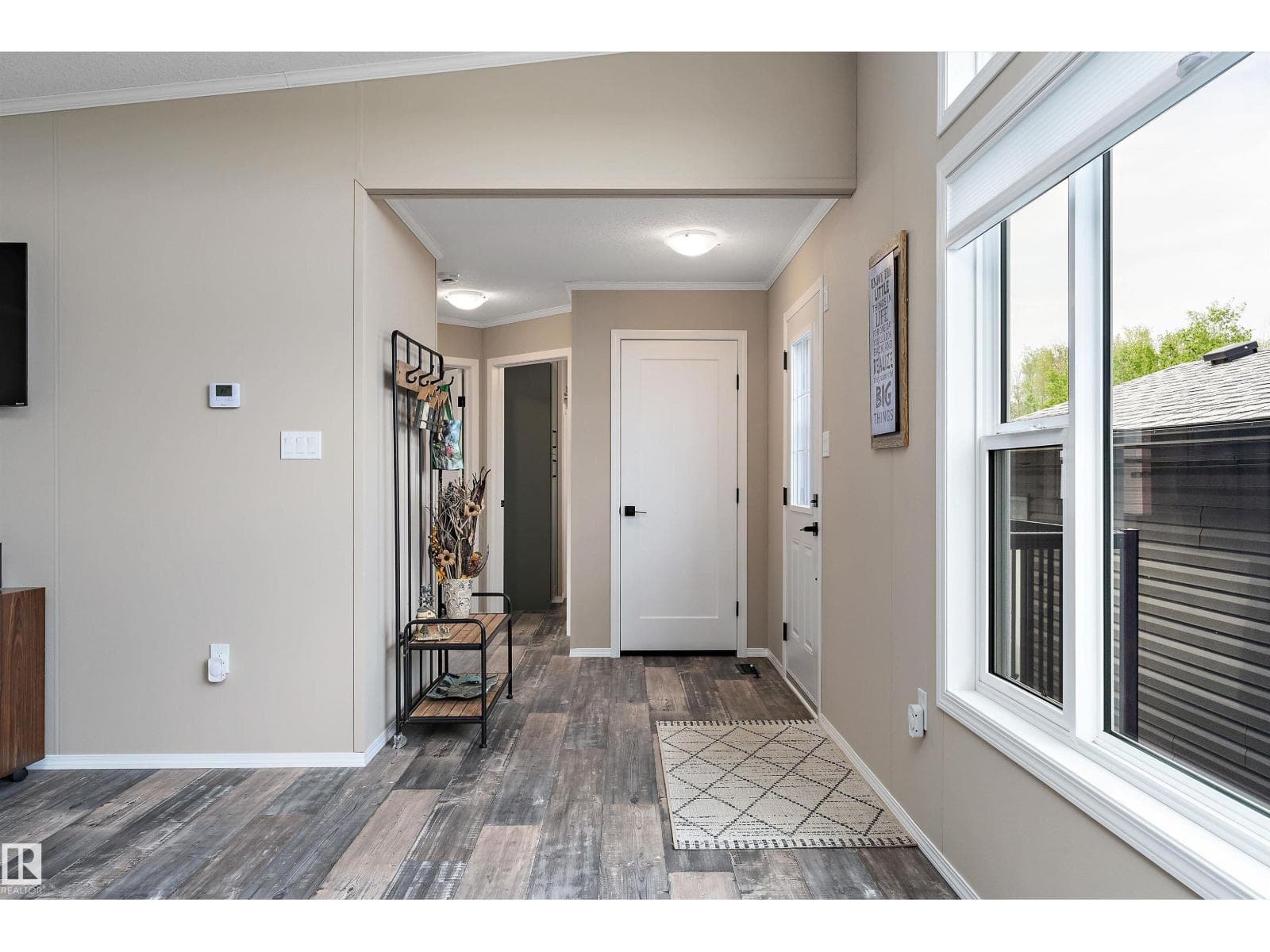 86 Meadowview RD — photo 4
