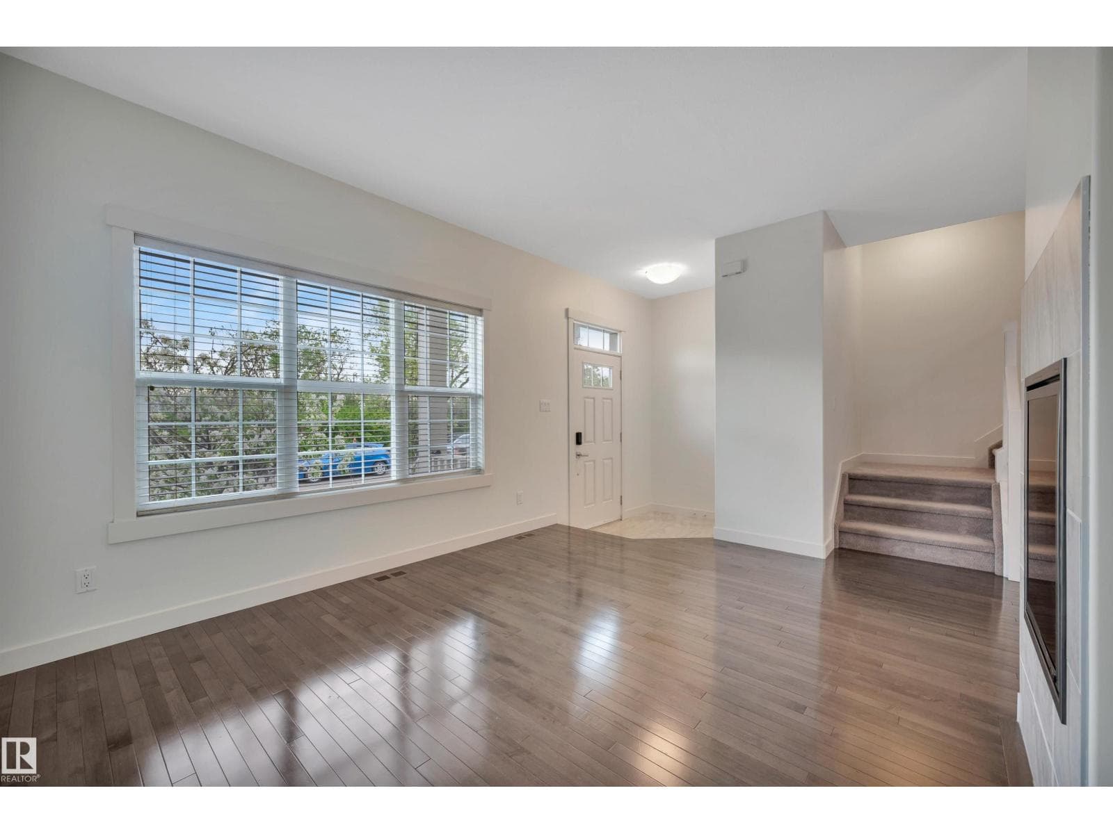 908 Valour WY NW — photo 5