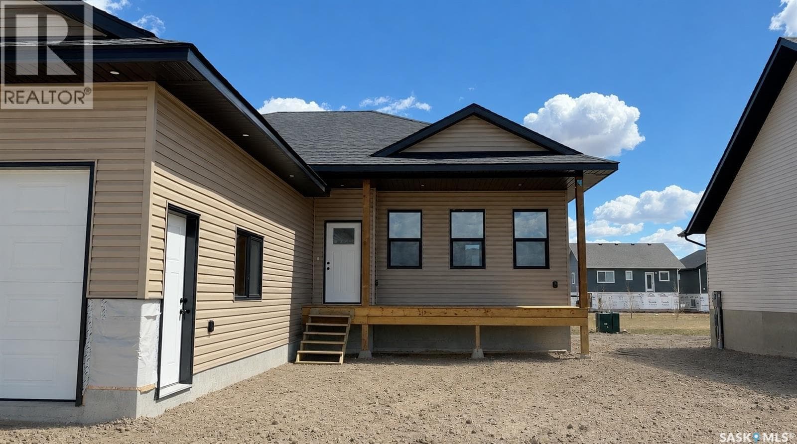 110 Lakewood DRIVE — photo 3
