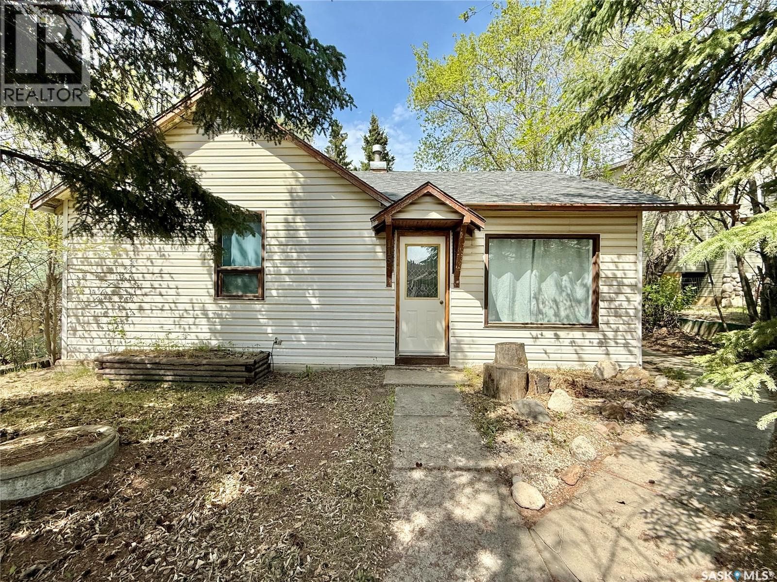 115 Carl Erickson AVENUE E