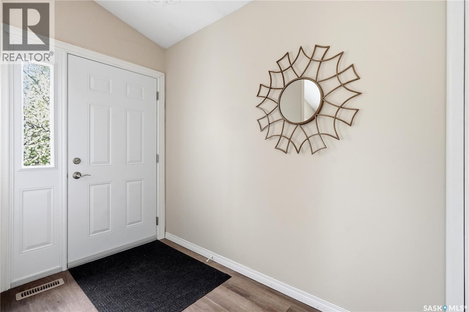 2248 Wascana STREET — photo 3