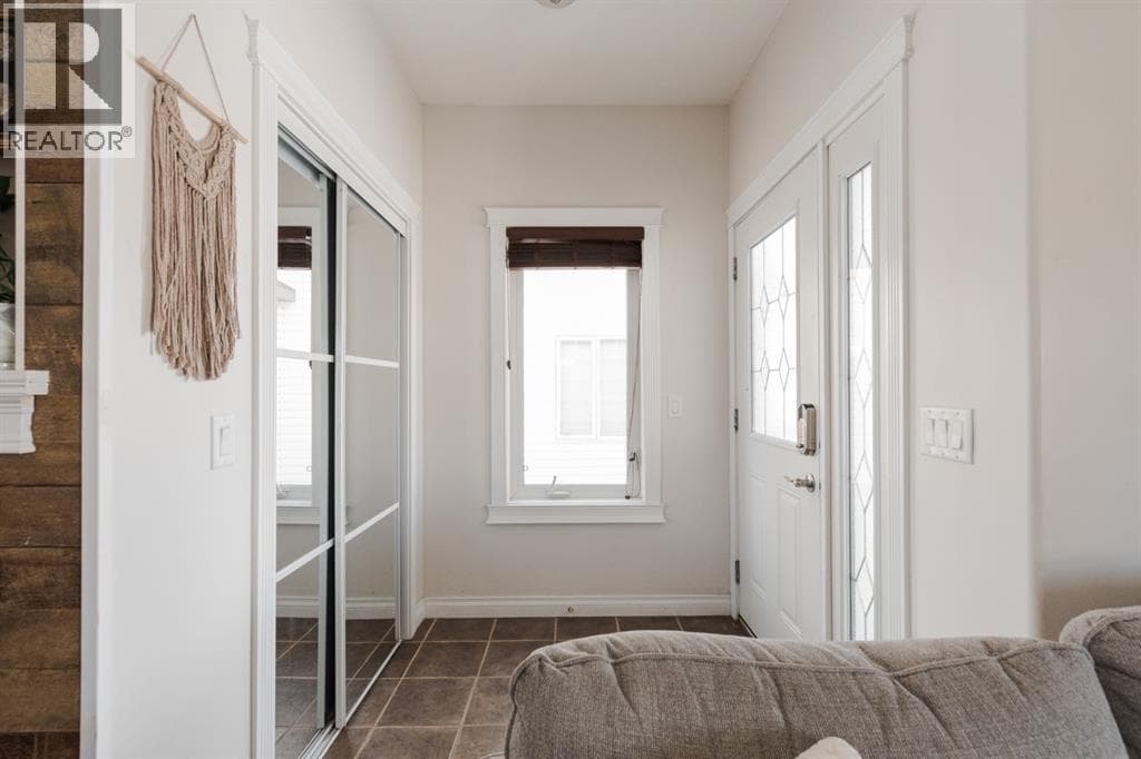 128 Coyote Crescent — photo 3