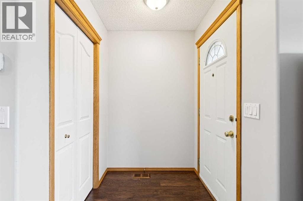 81 Bridlewood Manor SW — photo 3