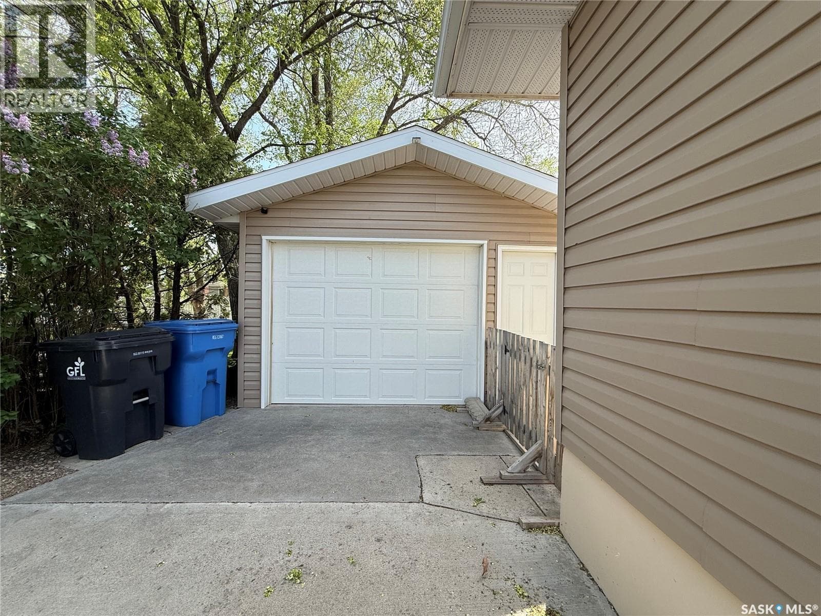 1920 Dyer ROAD — photo 3