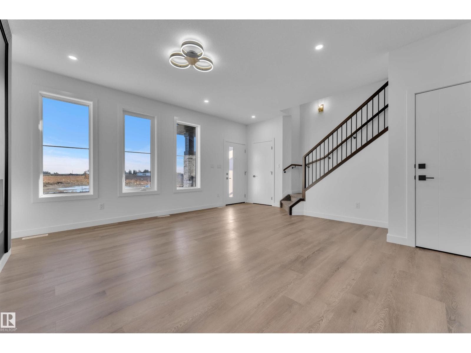 3606 39 AV — photo 2