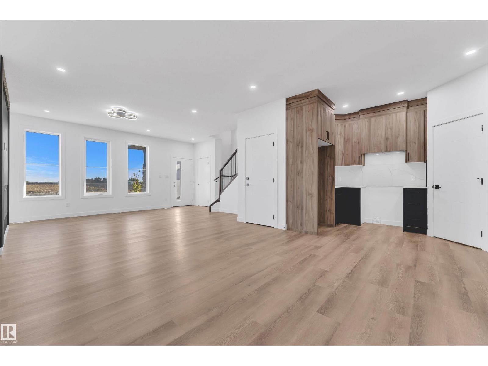 3606 39 AV — photo 5