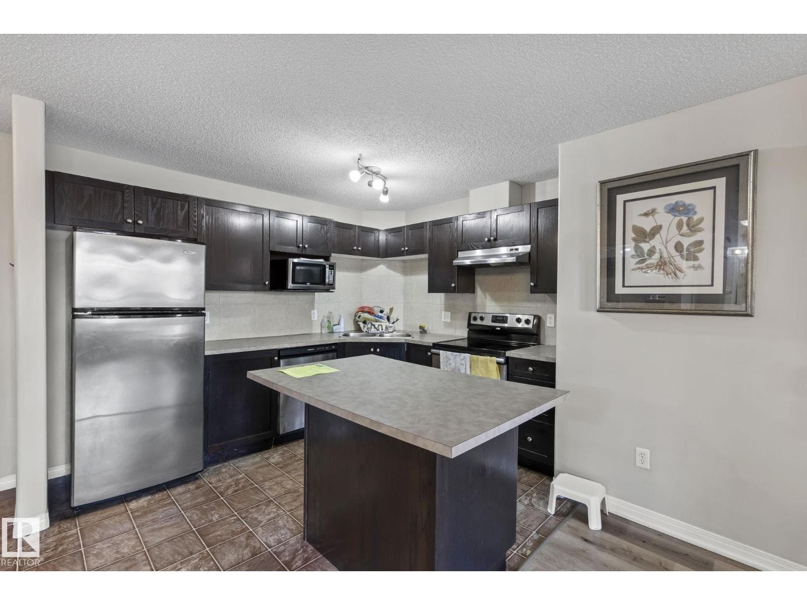 2106 9357 Simpson DR NW NW — photo 5