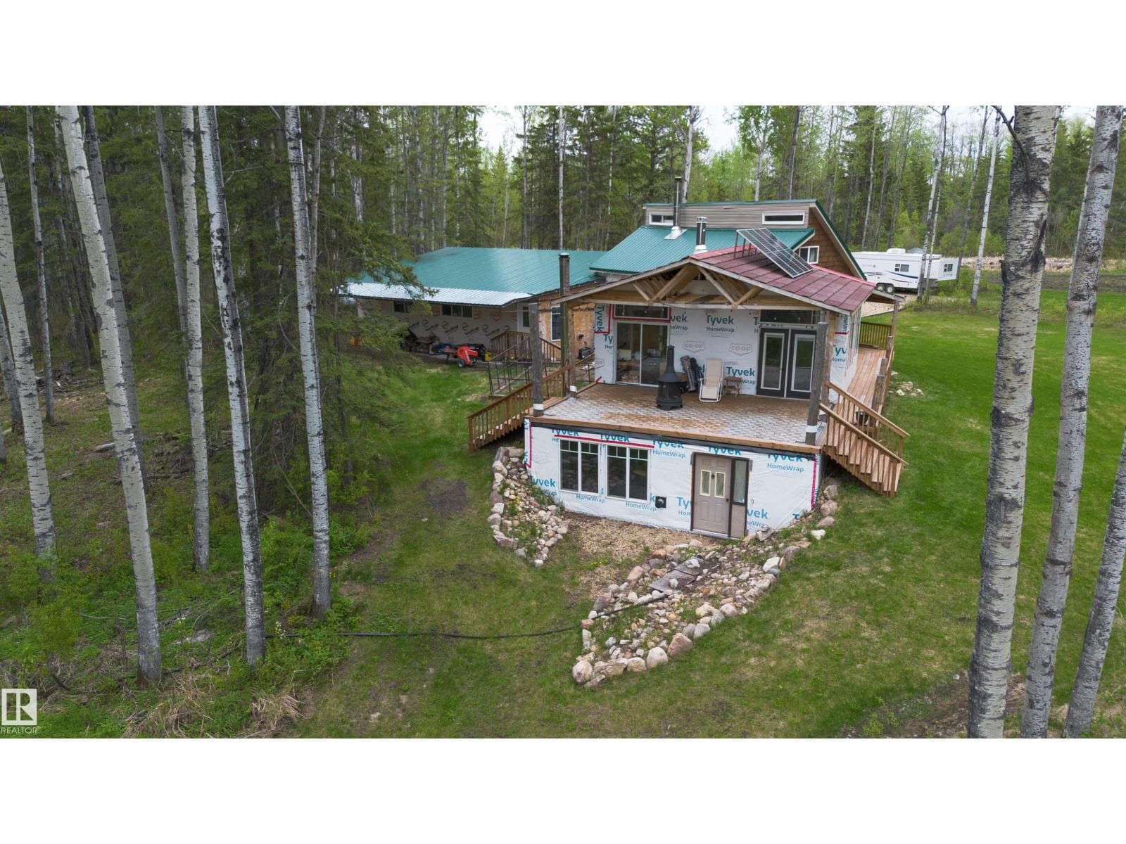670070 HWY 44