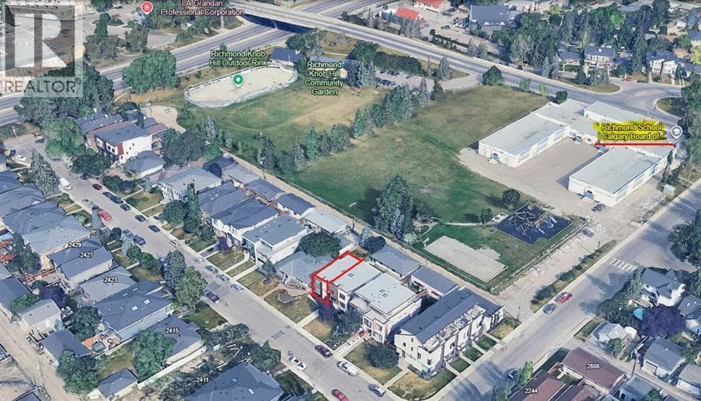 2412 28 Avenue SW — photo 3